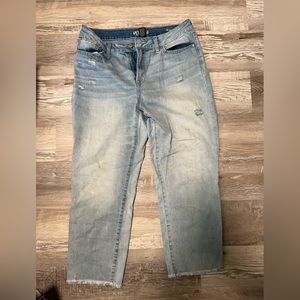 Light was cropped jeans